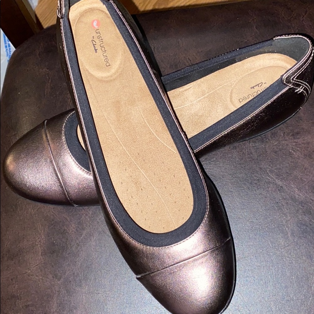 BNWT Clarks pebble metallic Neenah Garden size 9M